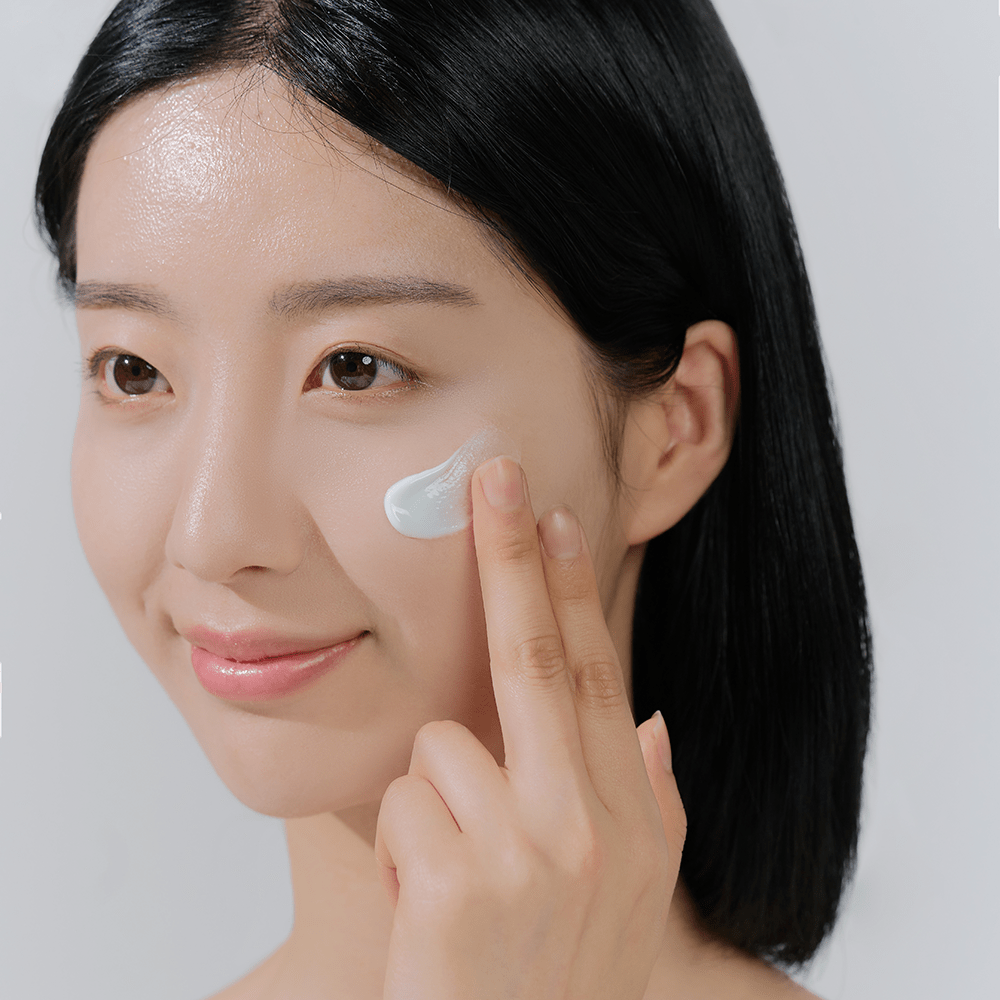 سكين 1004 Madagascar Centella Hyalu-Cica Water-Fit Sun Serum SPF50+ PA++++ 50 مل — view 5 of 5
